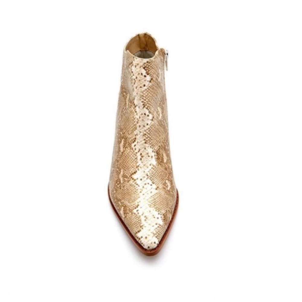 Nice coconut by Matisse snake booties